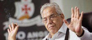 Presidente Eurico Miranda Puxa "Casaca" Após Vitória Contra o Flamengo