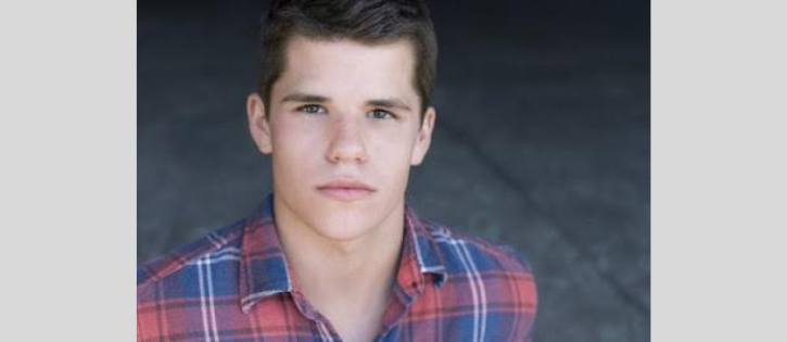Charlie Carver, Ator de 'Teen Wolf,' assume ser gay!