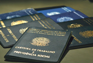 Carteira de Trabalho e Previdência Social Carteira de Trabalho e Previdência Social