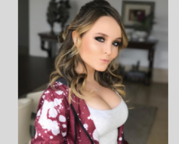 Larissa Manoela ganhou dois carros de aniversário Larissa Manoela ganhou dois carros de aniversário