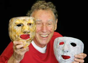 Teatro acorda de luto: morre ícone do teatro Antunes Filho!