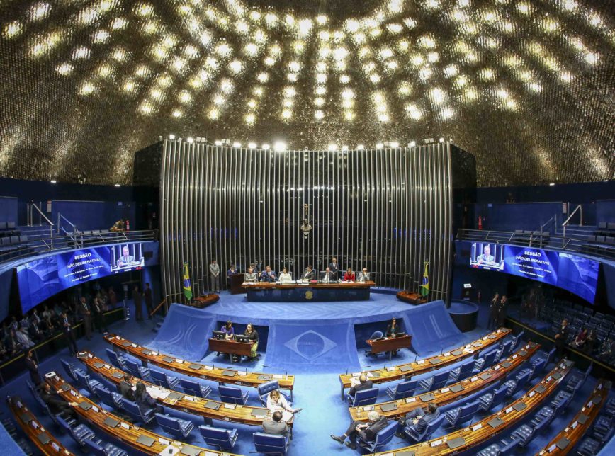 Senado poderá acabar com os juros do cartão de crédito