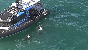 Dois homens morrem depois que o barco em que estavam pescando virou no meio do mar