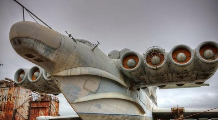 Super avião russo vira atração turística