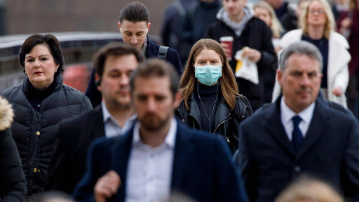 OMS alerta que jovens são os maiores propagadores do COVID-19