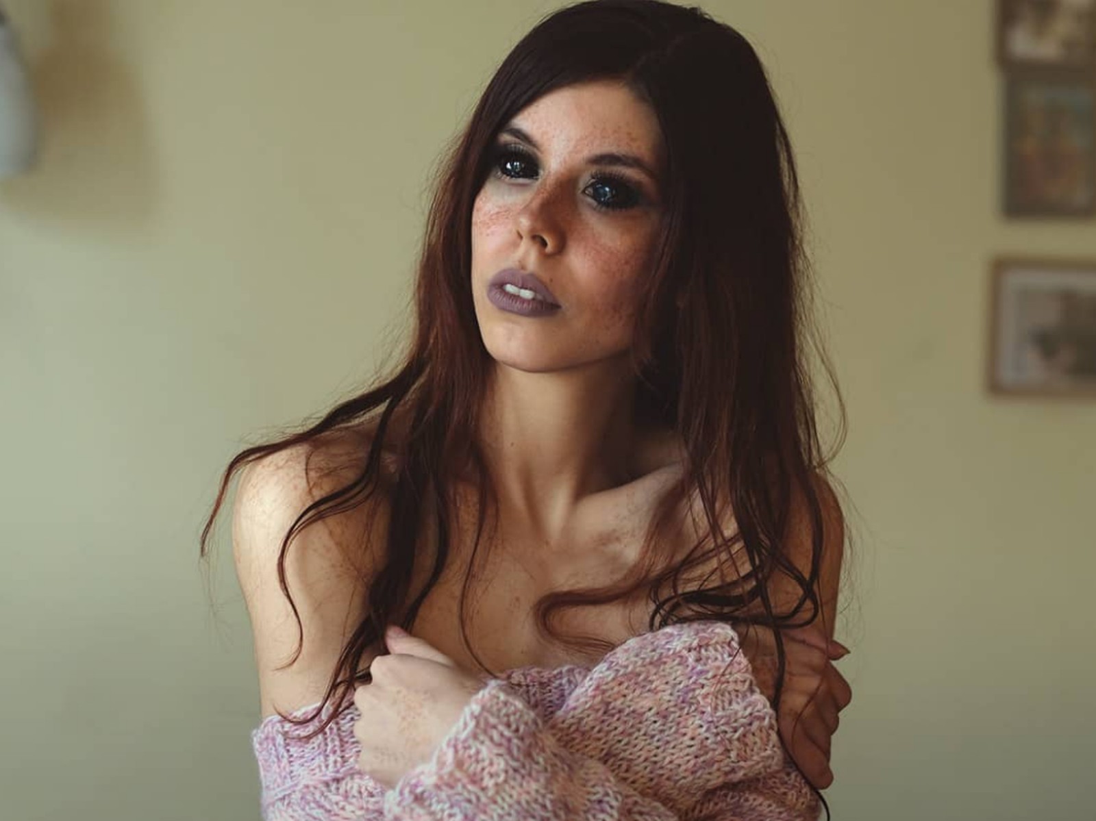 Mulher fica cega na Polônia após uma dolorosa tatuagem no olho