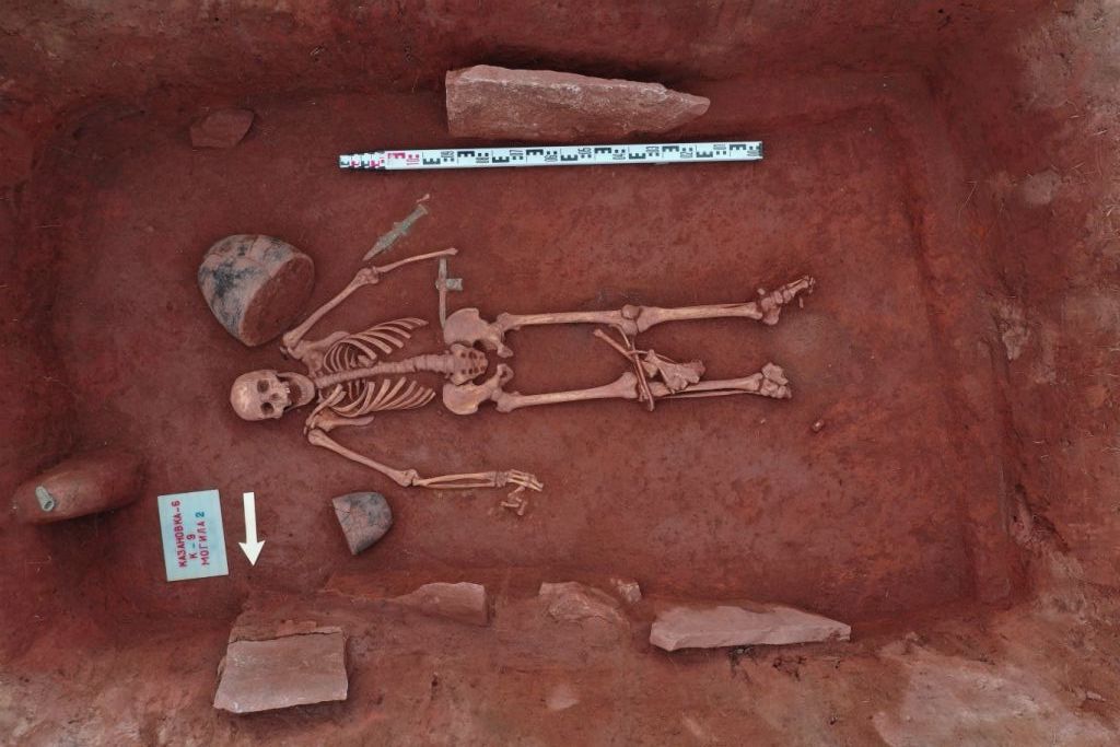 É encontrado na Sibéria o esqueleto de um casal de guerreiros com 2.500 anos