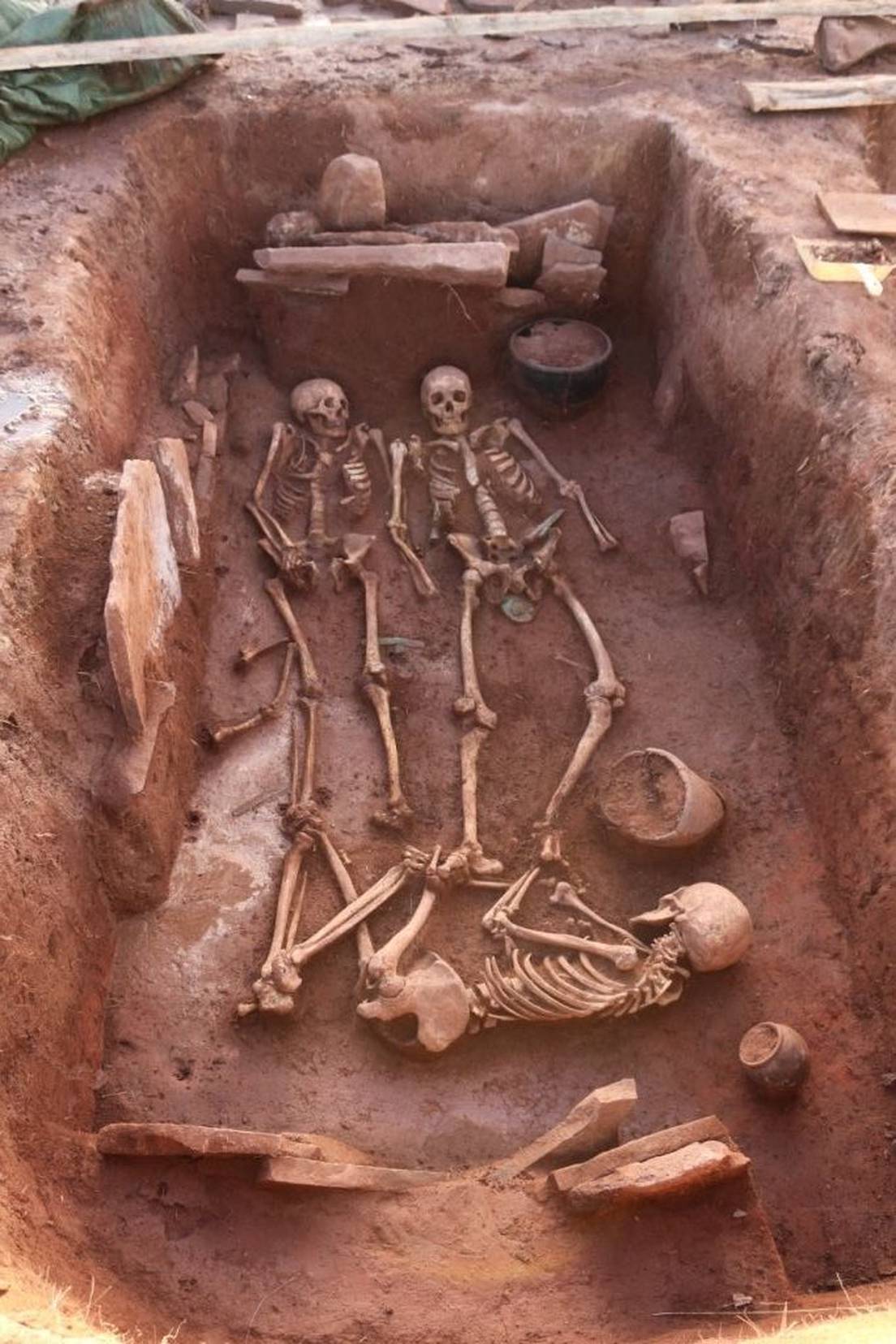 É encontrado na Sibéria o esqueleto de um casal de guerreiros com 2.500 anos
