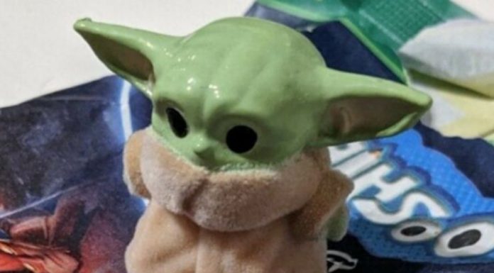 Um Baby Yoda ultra raro e ultra caro está a venda no eBay