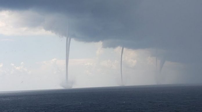 Seis trombas d’água simultâneas são registradas no Golfo do México