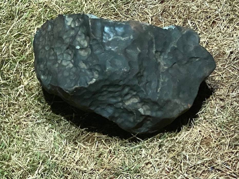 Centenas de meteoritos avaliados em milhares de reais caem em cidade pernambucana