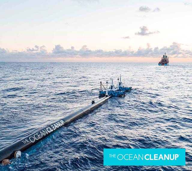 Dispositivo de limpeza é usado para coletar plástico no oceano