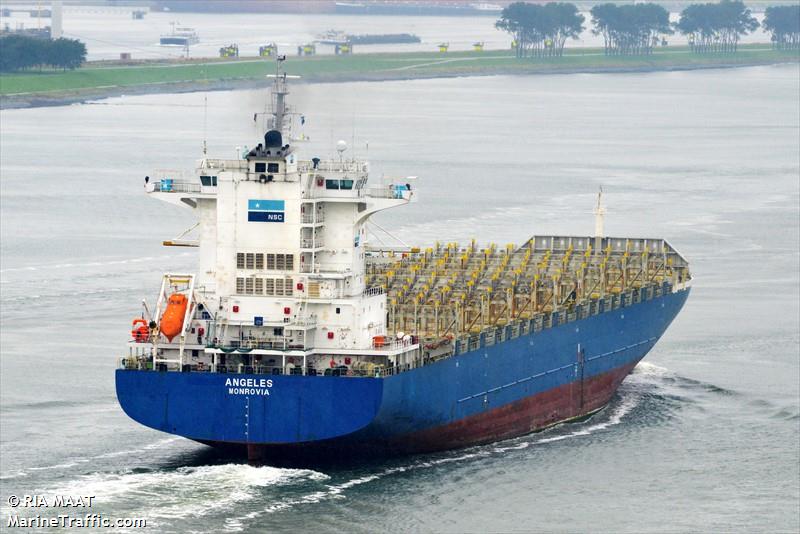 Barco reaparece 10 anos depois do Tsunami no Japão