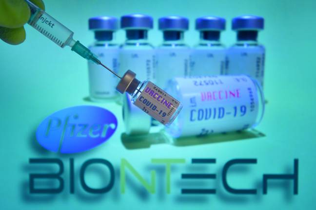 Em um curto video médico revela mitos sobre vacina contra a COVID-19