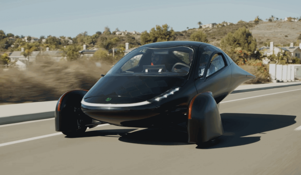 O primeiro carro elétrico do mundo que não precisa ser carregado