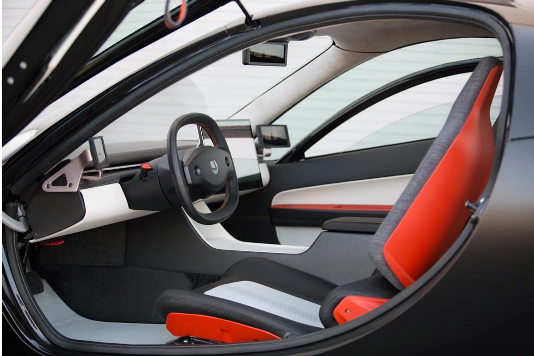 O primeiro carro elétrico do mundo que não precisa ser carregado