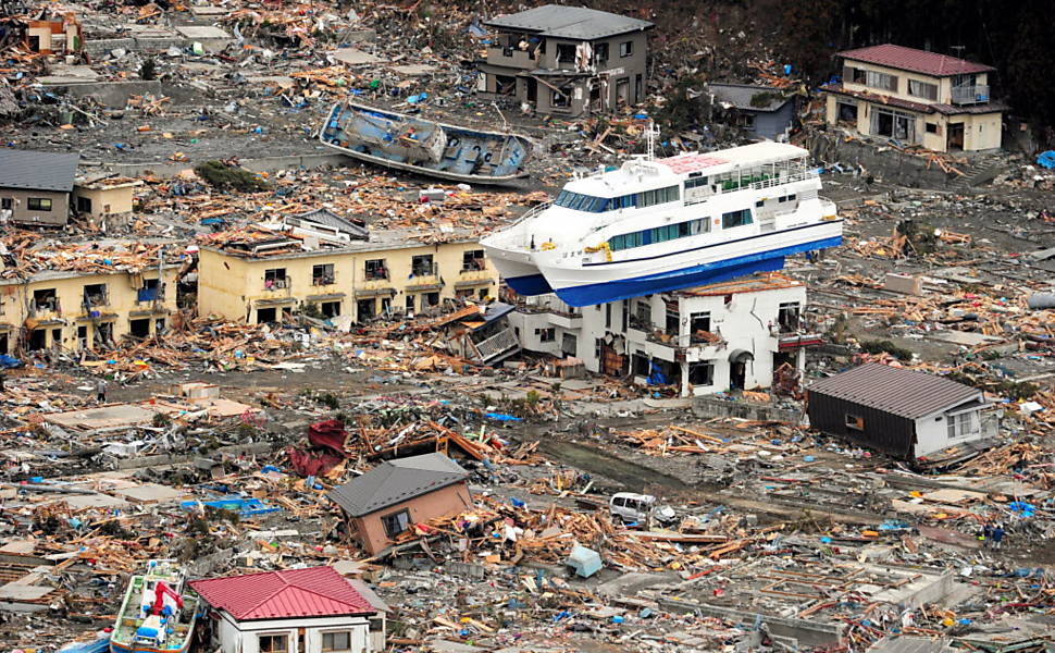 Barco reaparece 10 anos depois do Tsunami no Japão