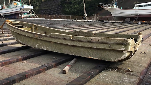 Barco reaparece 10 anos depois do Tsunami no Japão