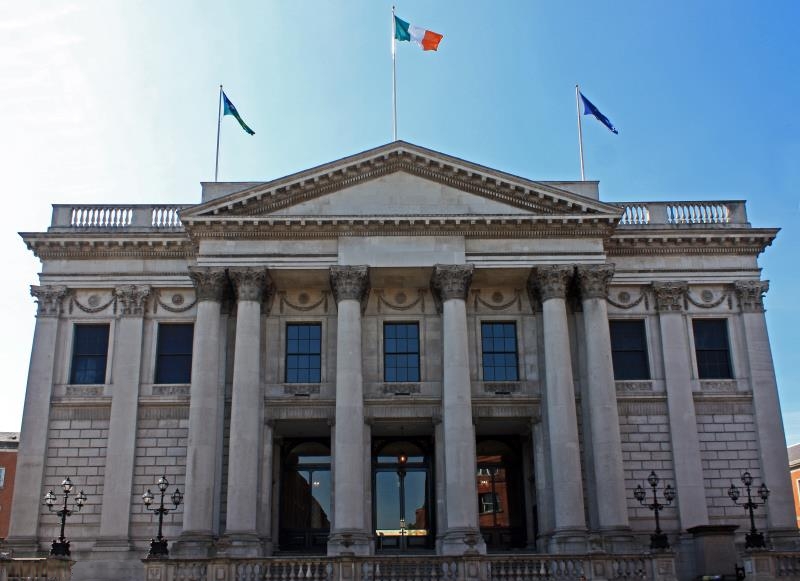 Projeto de vaidade causa hostilidade entre políticos em Dublin