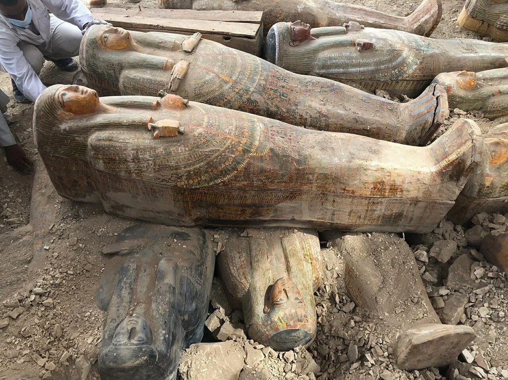 Múmia com língua de ouro é encontrada em cemitério de 2000 anos