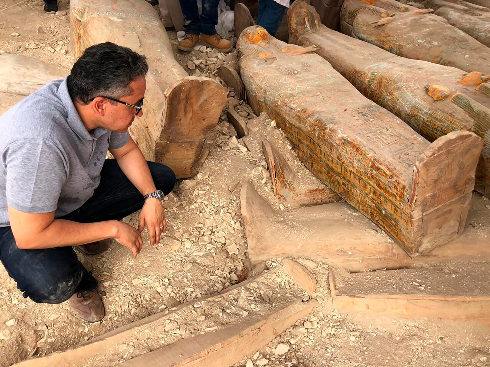 Arqueólogos descobrem múmia com língua de ouro no Egito