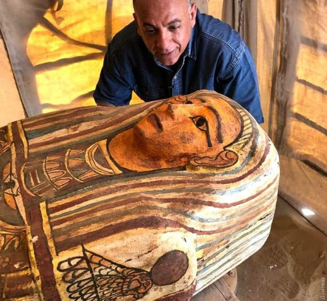 Múmia com língua de ouro é encontrada em cemitério de 2000 anos